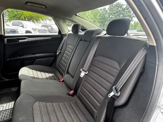 Used 2020 Silver Ford SE image 21
