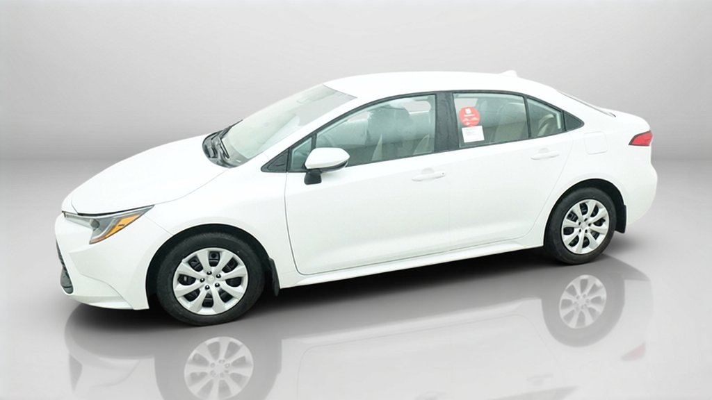 New 2027 Wind Chill Pearl Toyota LE image 3