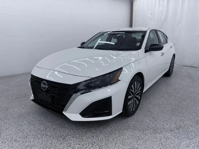 Used 2025 White Nissan 2.5 SV image 5
