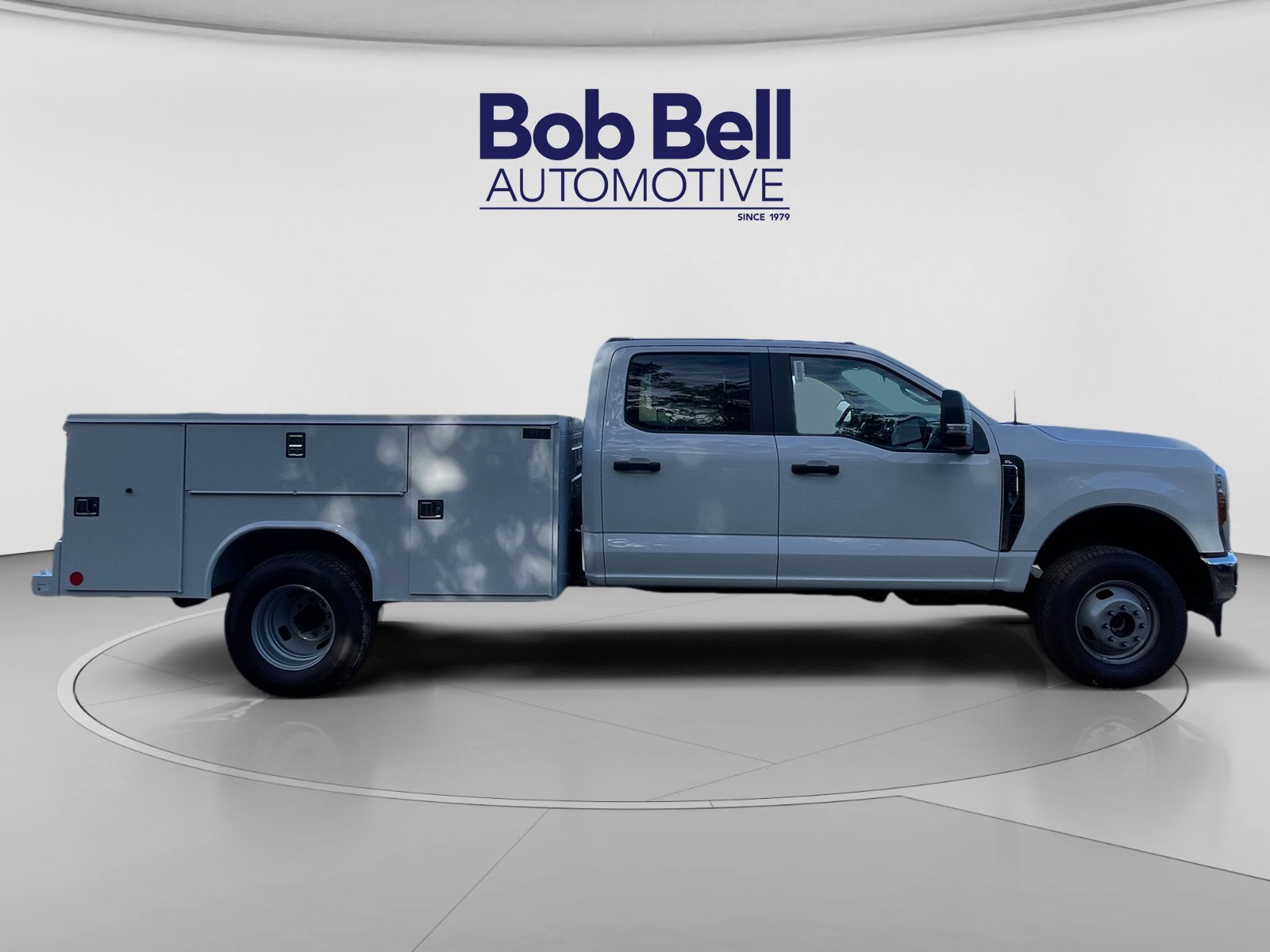 New 2026 Oxford White Ford F-350® XL image 6