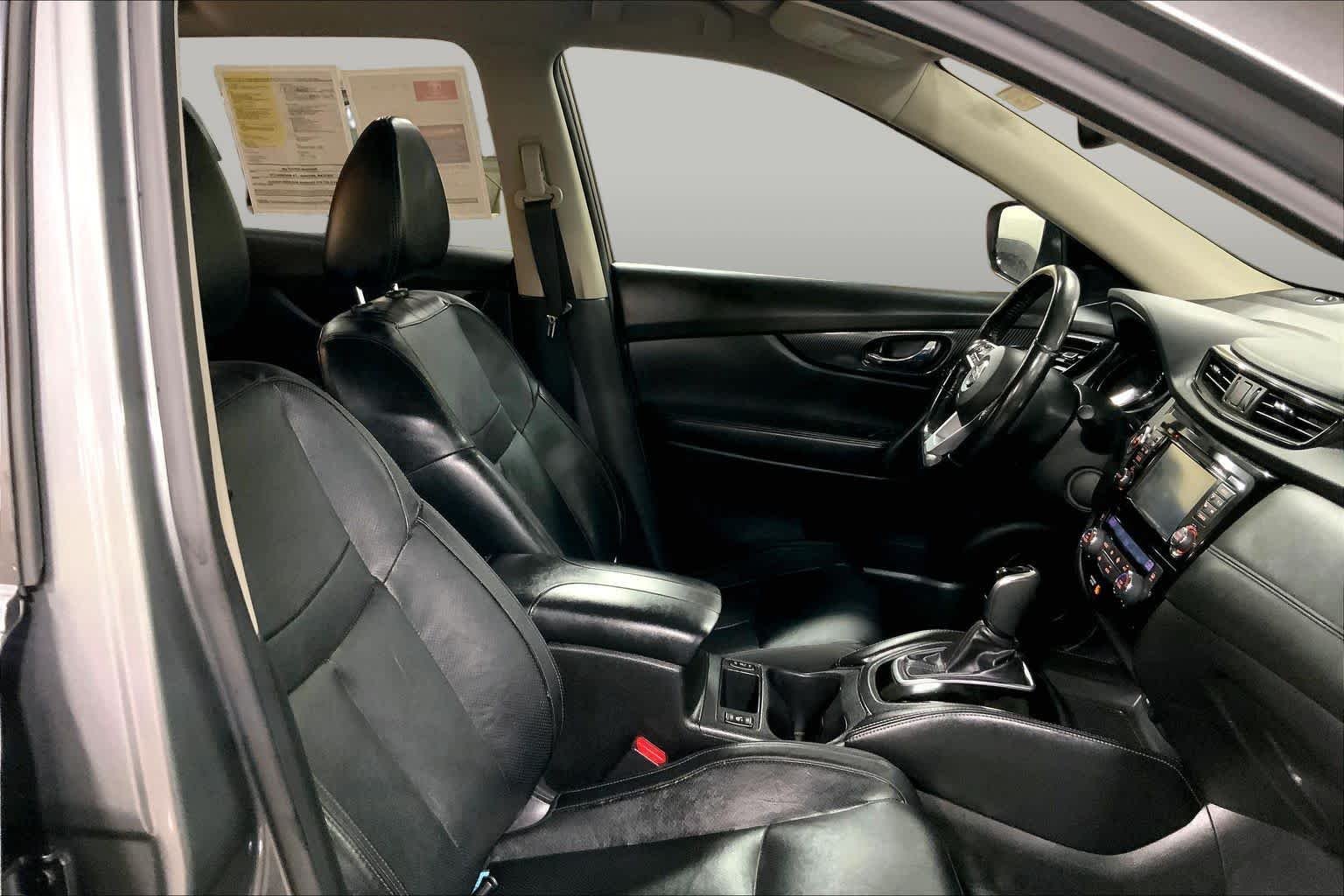 Used 2017 Gun Metallic Nissan SL image 9