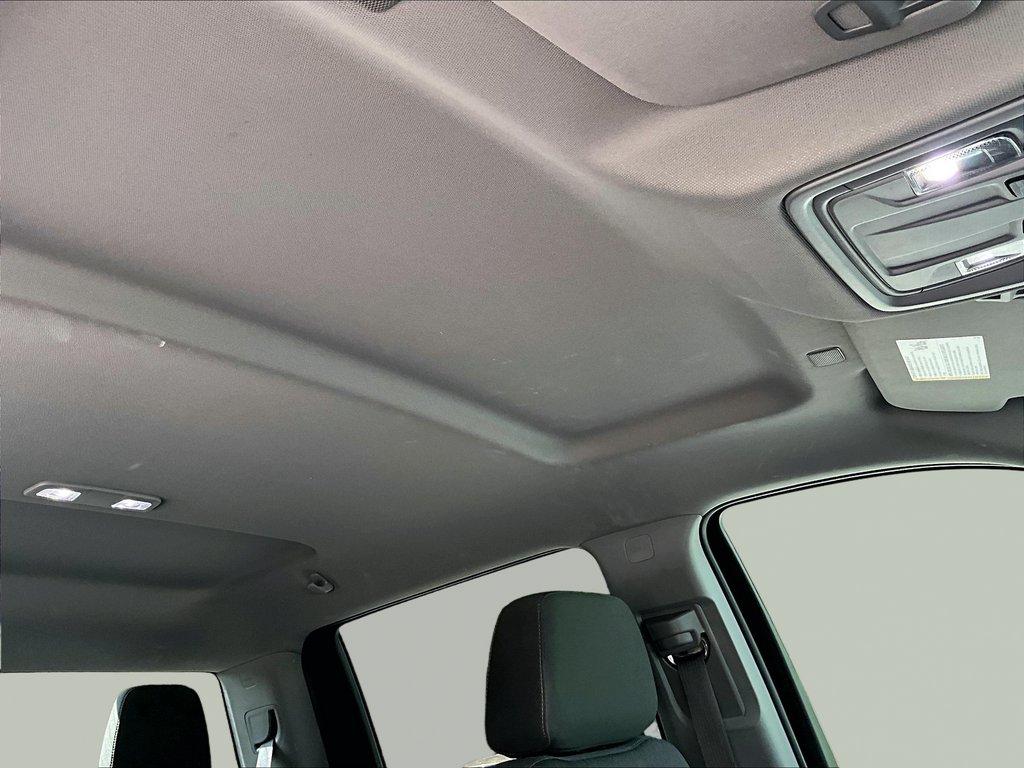 Used 2022 White Chevrolet RST image 22