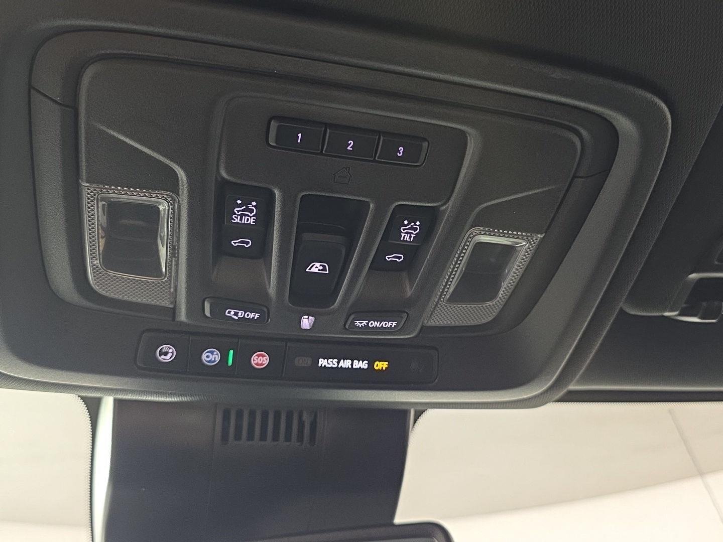 Used 2024 Summit White GMC AT4 image 22