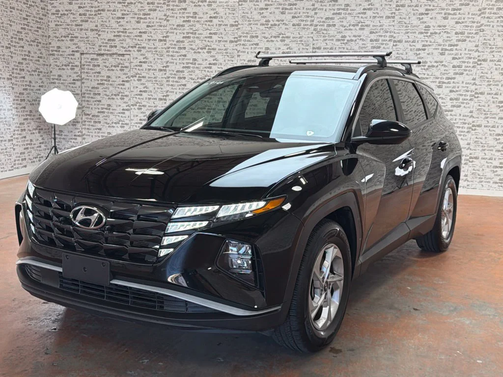 Used 2024 Black Pearl Hyundai SEL image 3