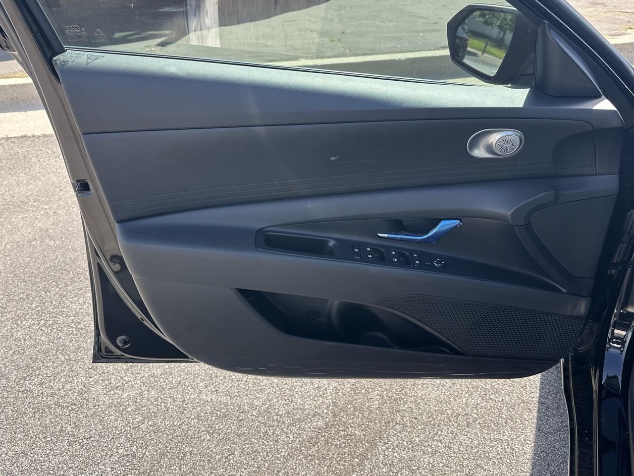 New 2026 Abyss Black Hyundai SE image 10