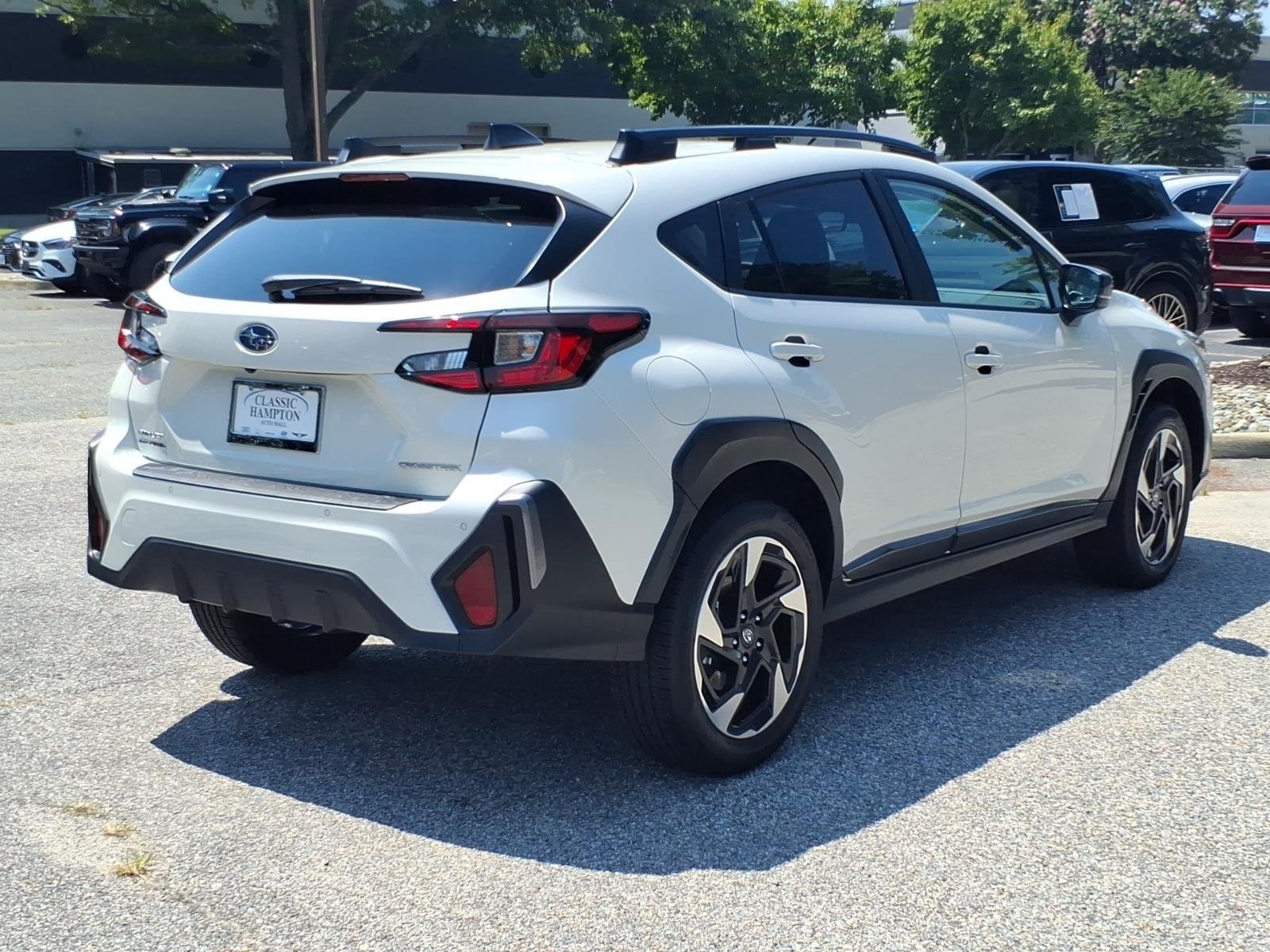 Used 2025 Crystal White Pearl Subaru Limited image 8