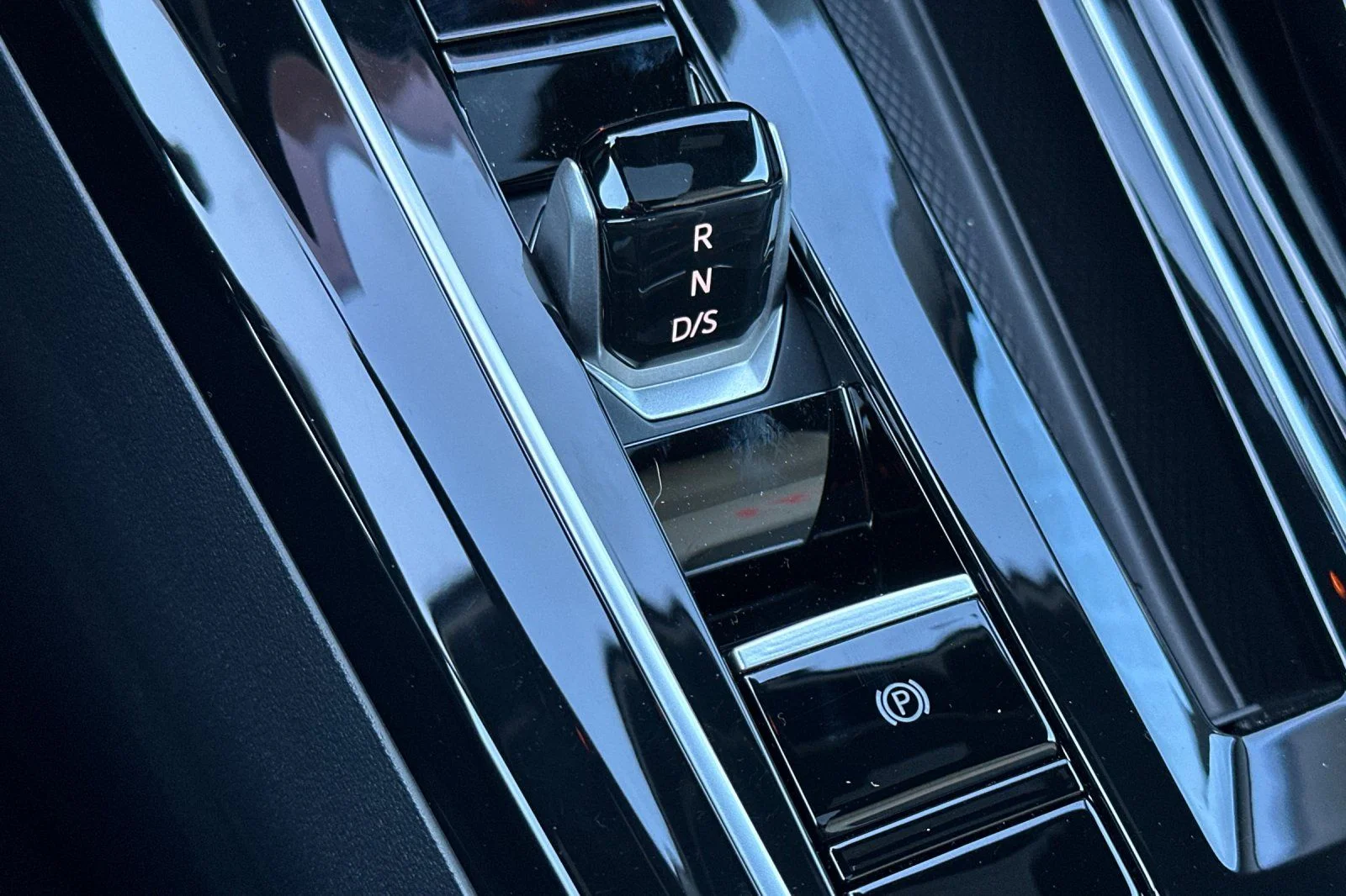 New 2026 Blue Volkswagen 2.0T SE image 21