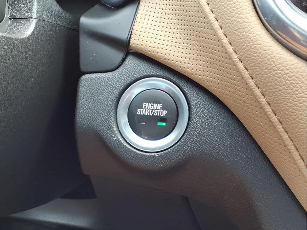 Used 2023 SUMMIT WHITE Chevrolet Premier image 11