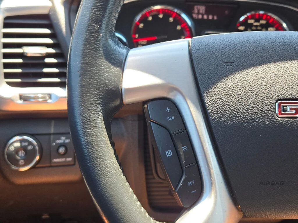 Used 2015 White GMC SLT-1 image 31