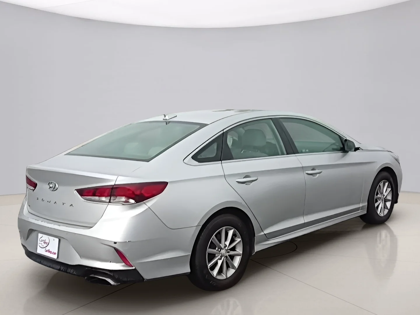 Used 2019 Silver Hyundai SE image 6
