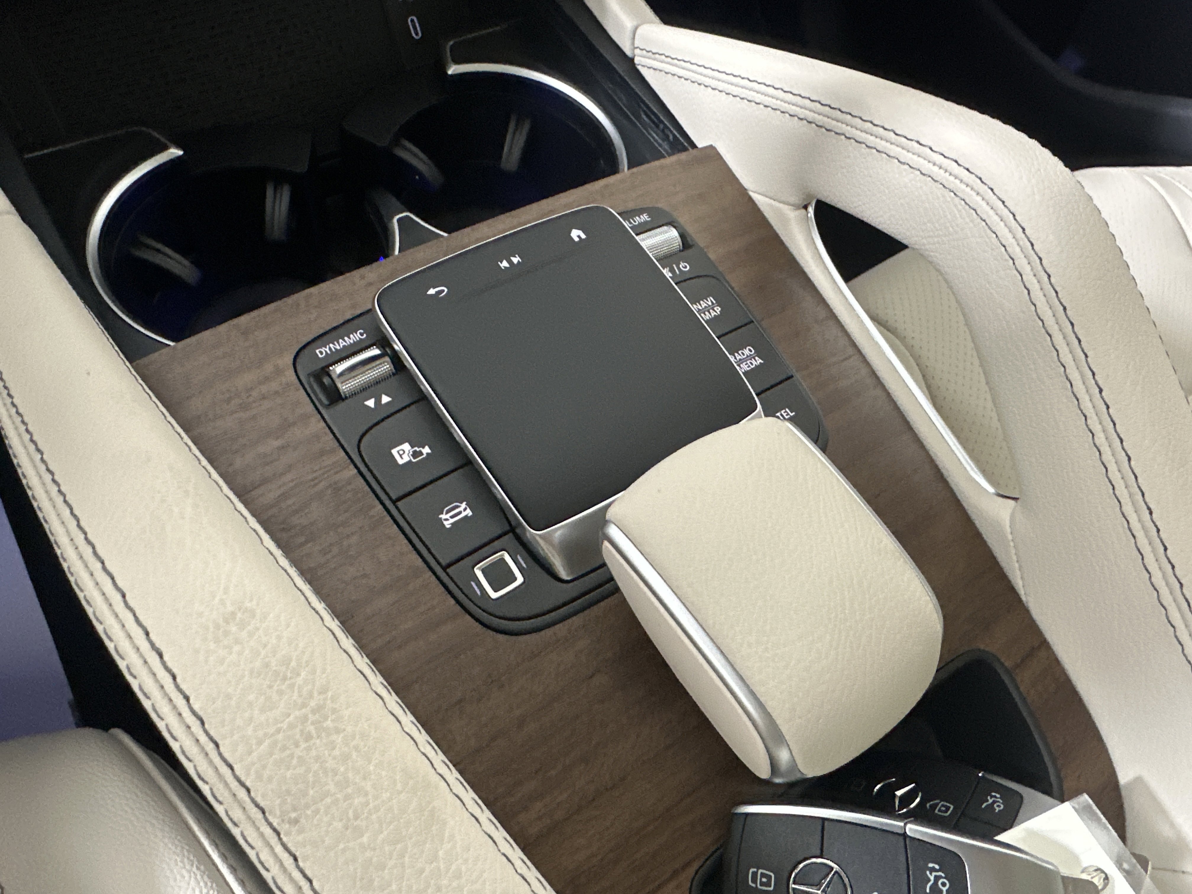 New 2026 POLAR WHITE Mercedes-Benz GLE 350 image 21