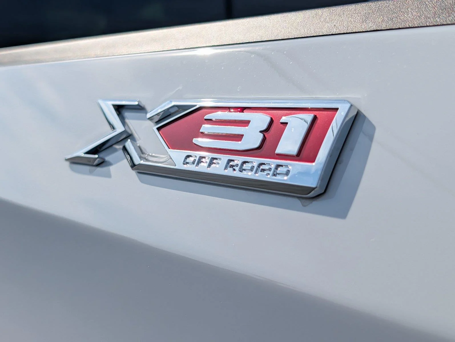 New 2026 Summit White GMC SLT image 37
