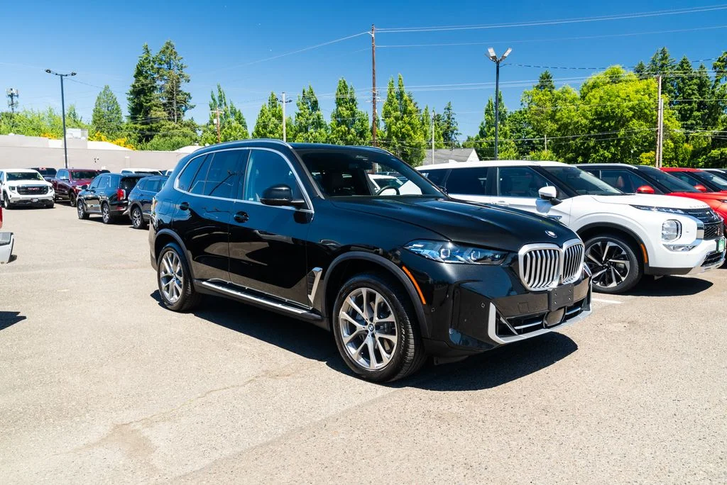 Used 2026 Black BMW xDrive40i image 25