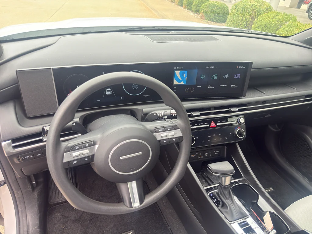 Used 2025 Atlas White Hyundai SEL Activity image 2