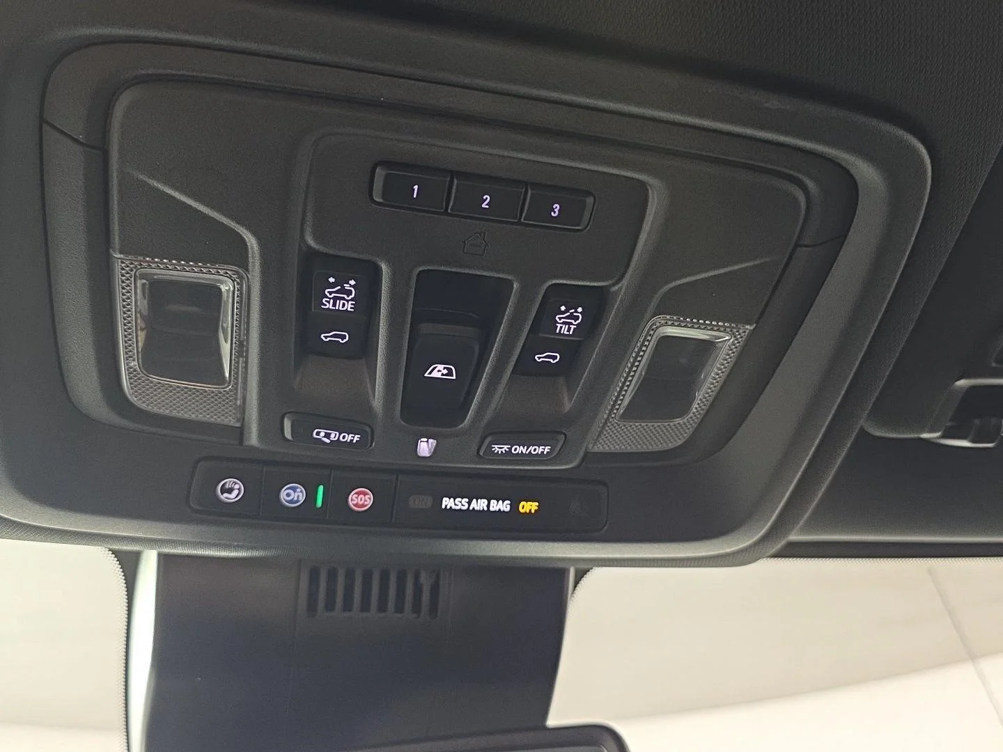 Used 2024 Summit White GMC AT4 image 22