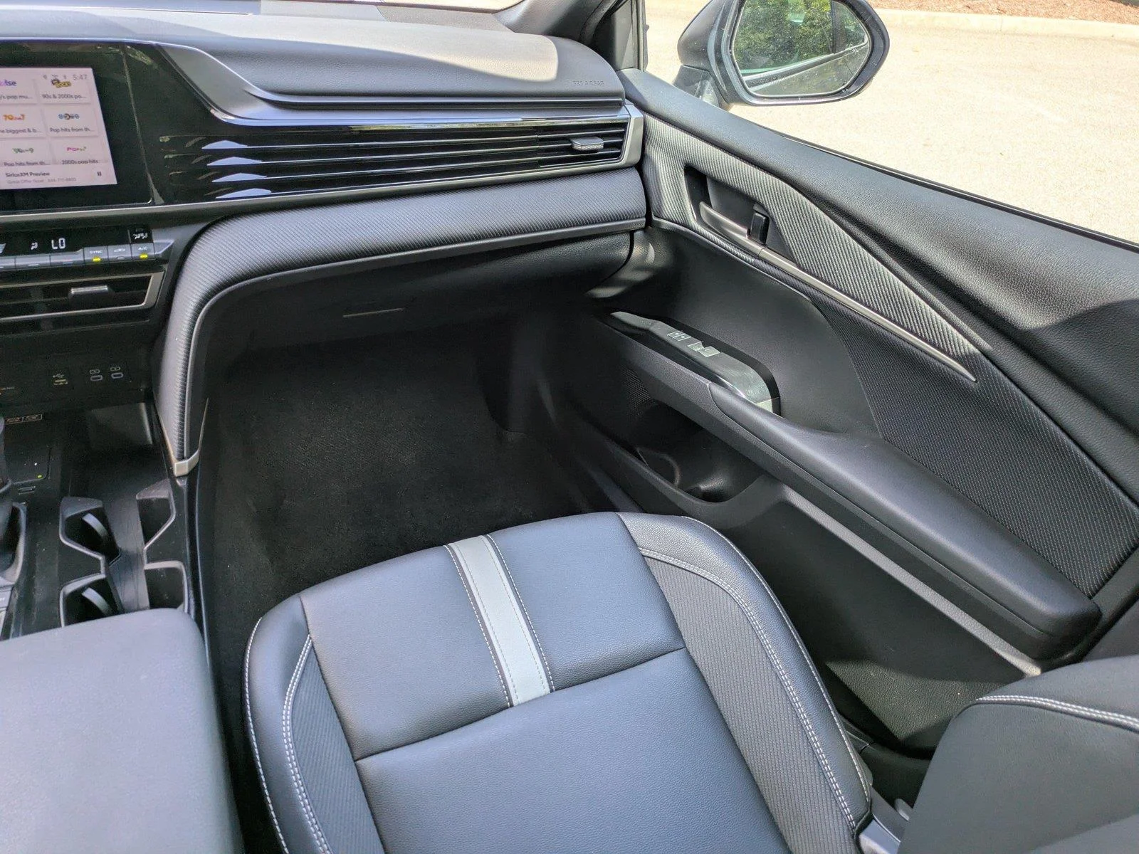 Certified Used 2025  Toyota SE image 16