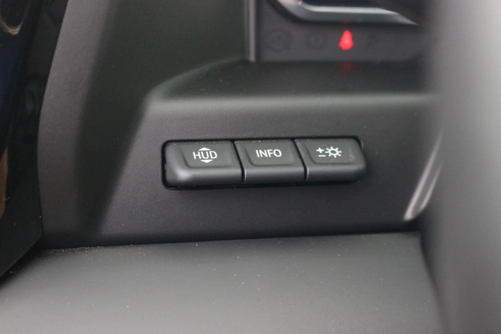 Used 2025 Sterling Metallic GMC AT4 image 33