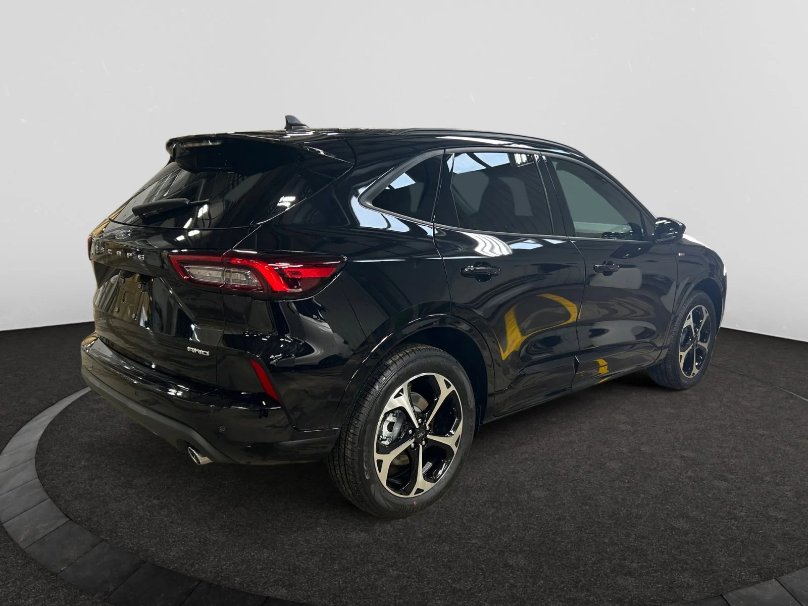 New 2026 Agate Black Metallic Ford ST-Line Elite image 5
