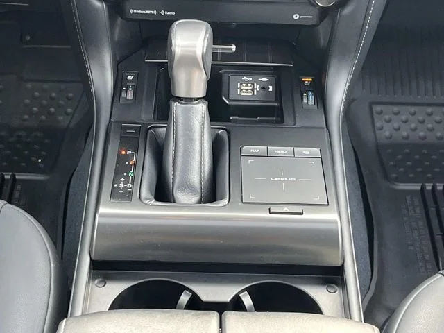 Used 2022 White Lexus 460 image 19