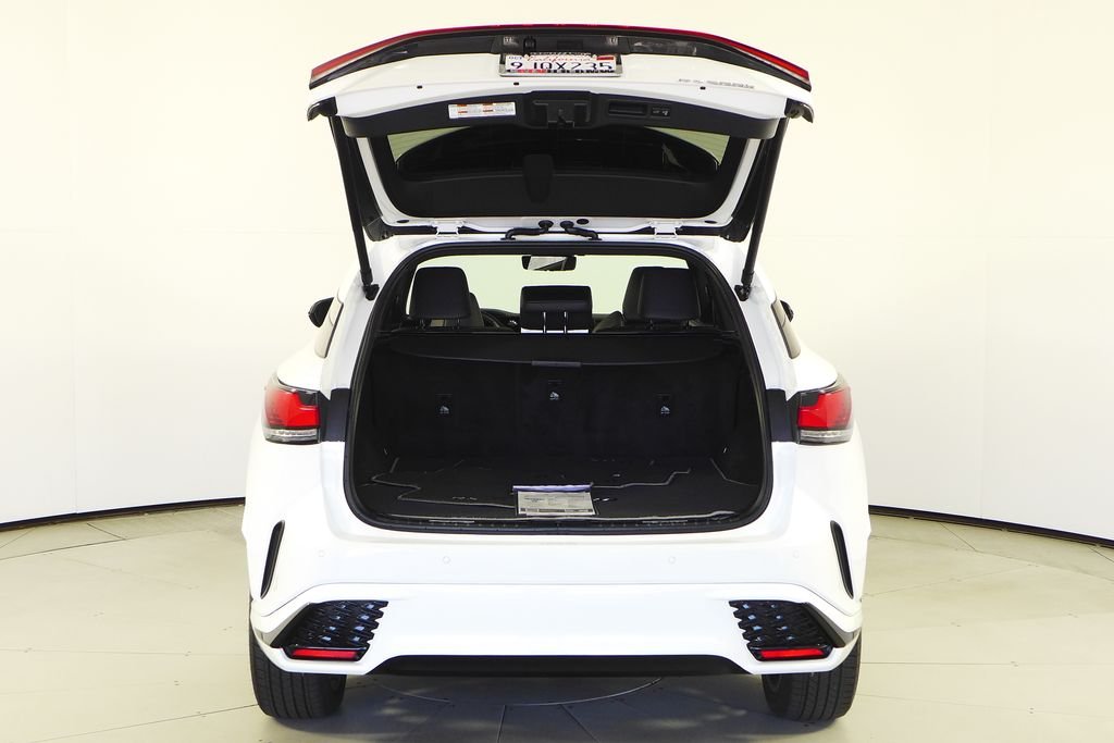 Used 2023 Ultra White Lexus 500h F SPORT Performance image 10