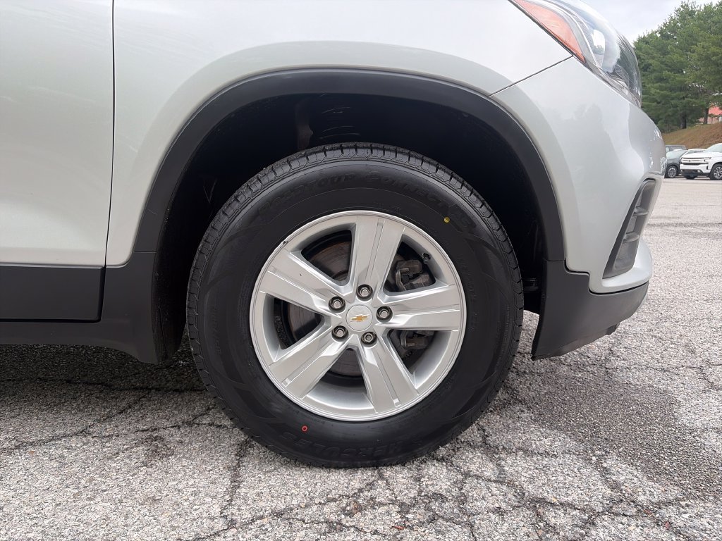 Used 2020 Silver Chevrolet LT image 43