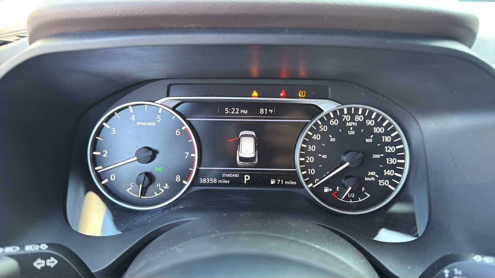 Used 2022 Glacier White Nissan S image 16