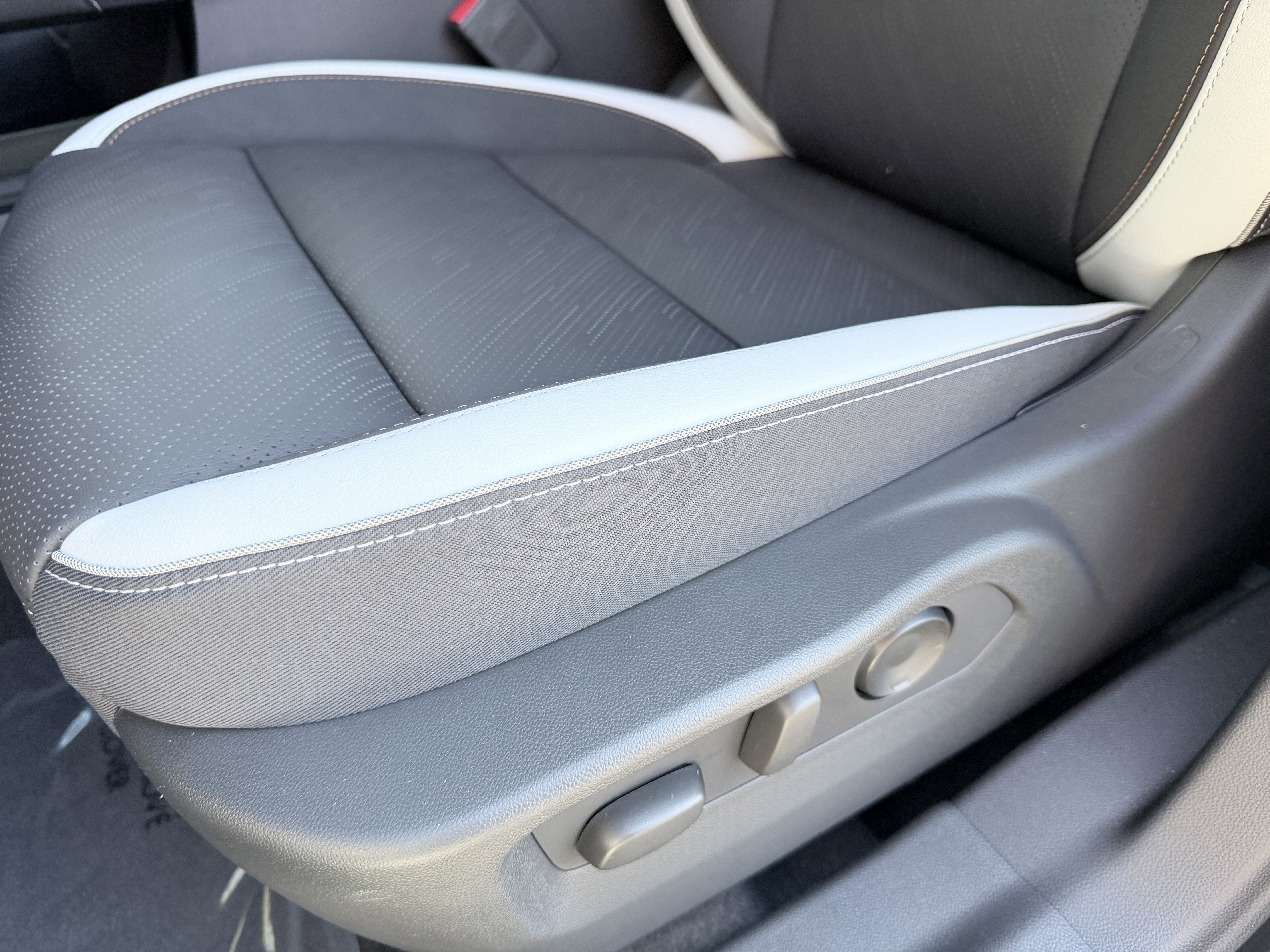 2026 Buick Envision Sport Touring - Photo 13
