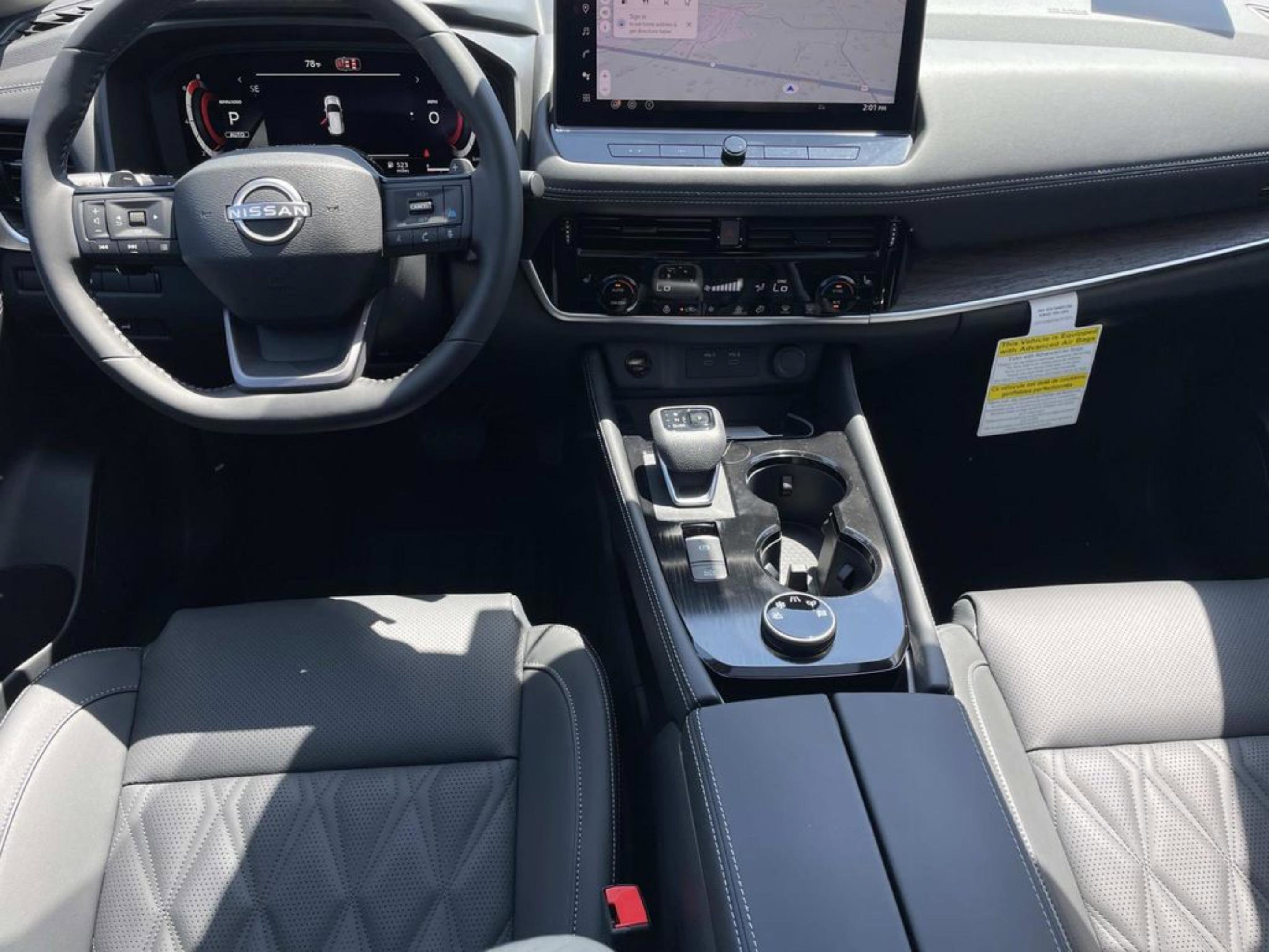 New 2026 Boulder Gray Pearl / Super Black Two-tone Nissan Platinum image 8
