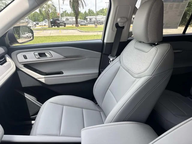 New 2026 Carbonized Gray Metallic Ford Active image 32