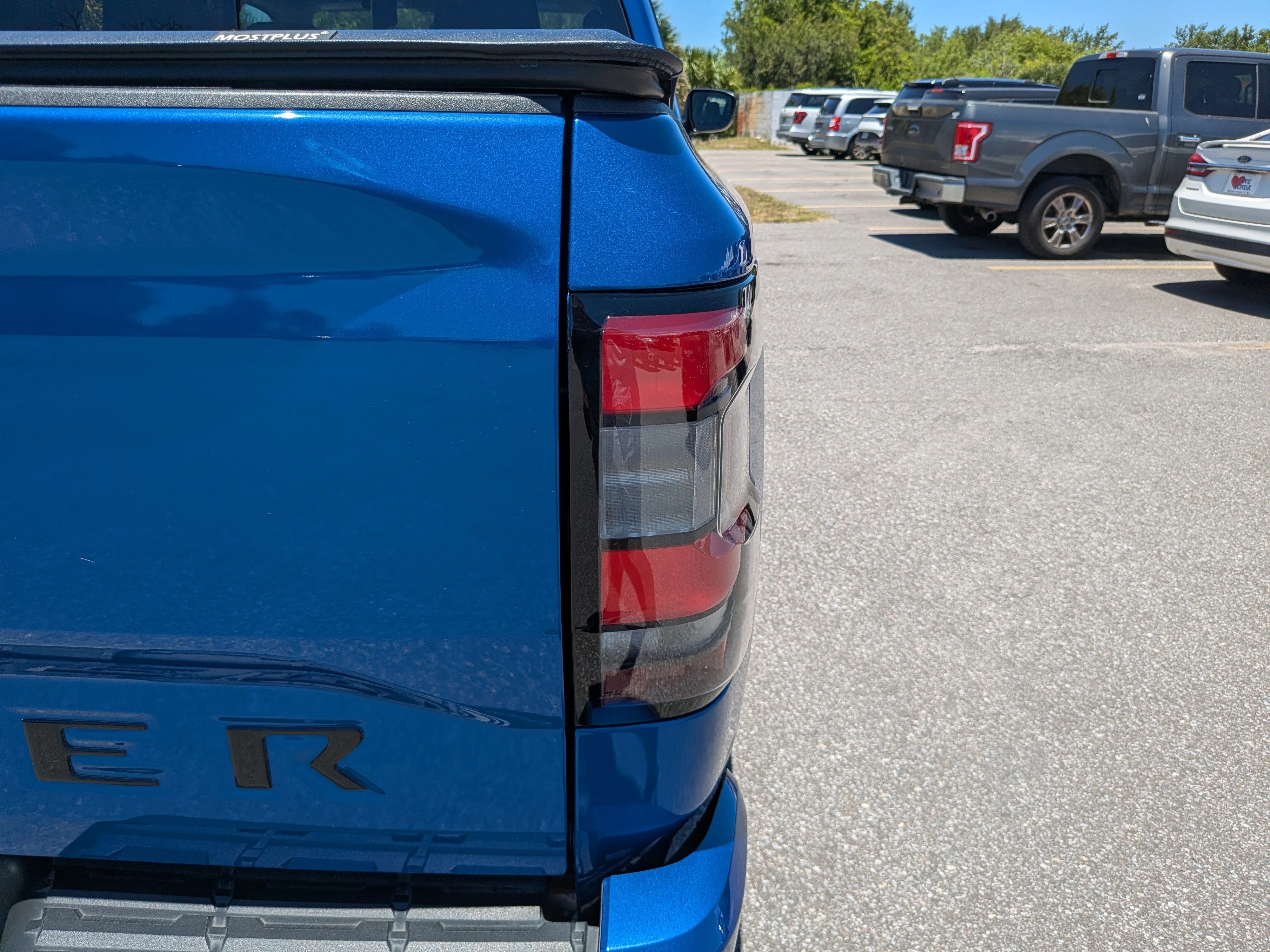 Used 2024 Bluestone Nissan SL image 12