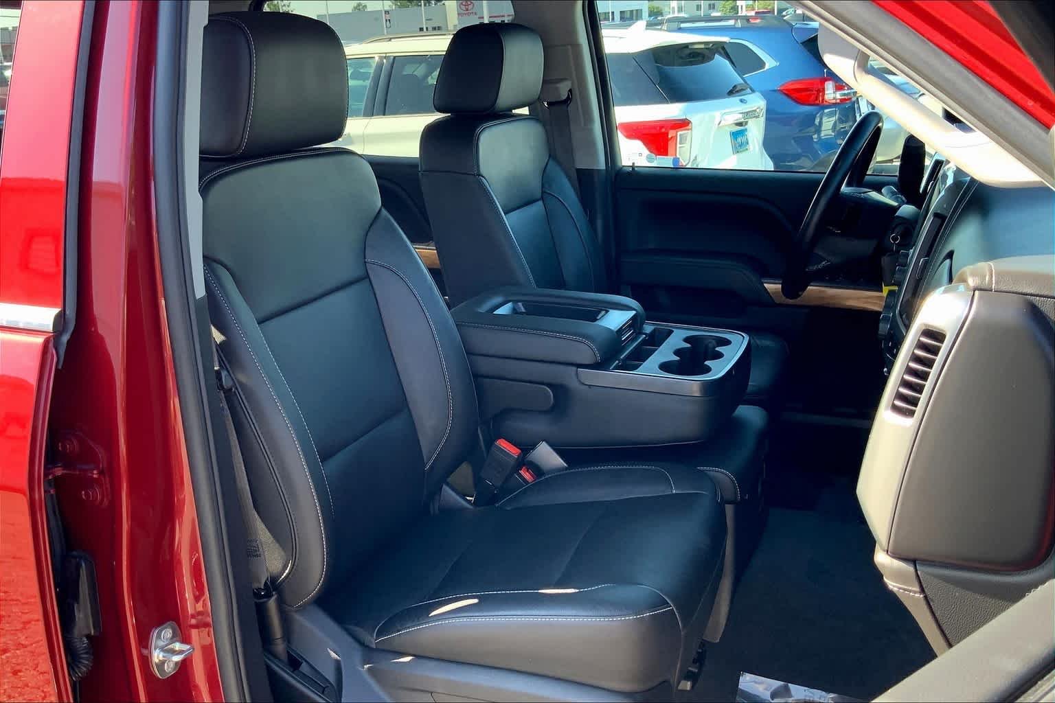 Used 2018 Cajun Red Tintcoat Chevrolet LTZ image 9