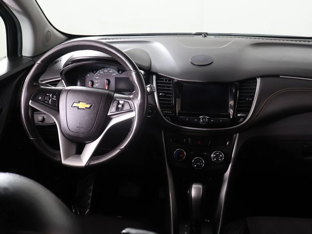 Used 2020 White Chevrolet LT image 27