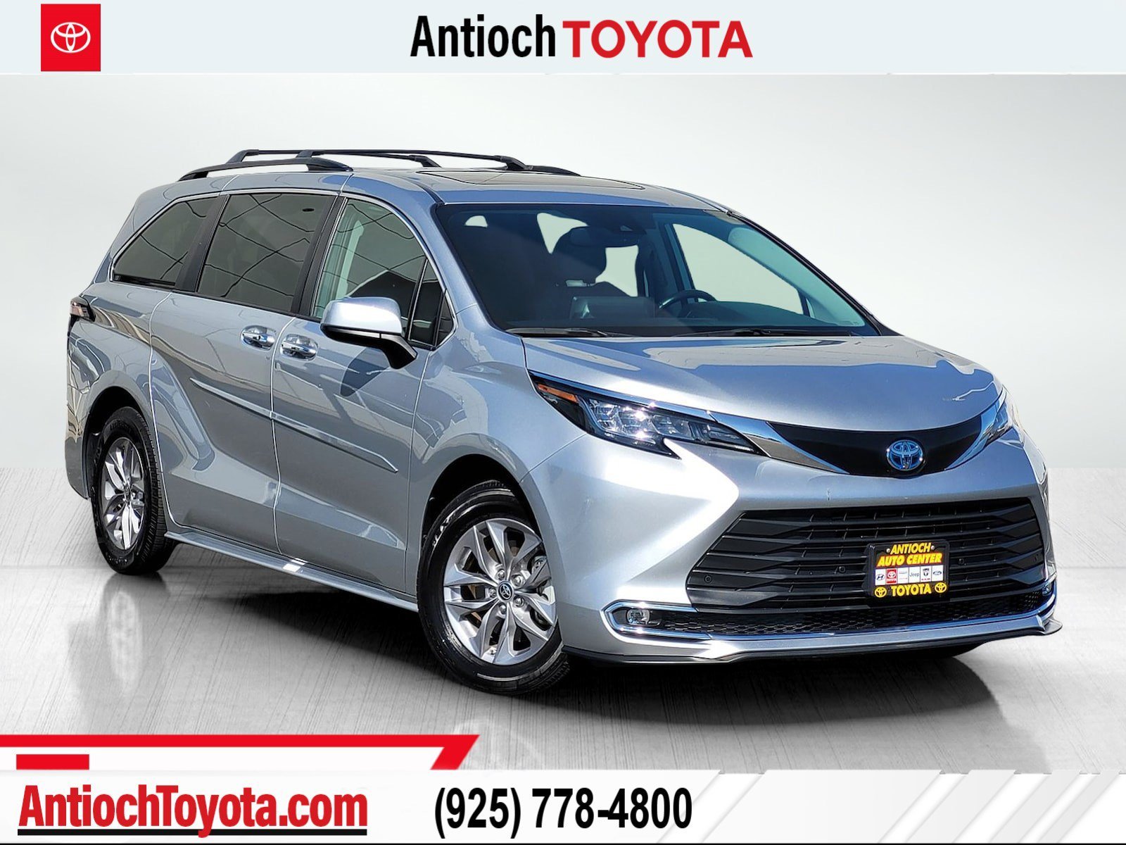 2022 Toyota Sienna XLE FWD photo