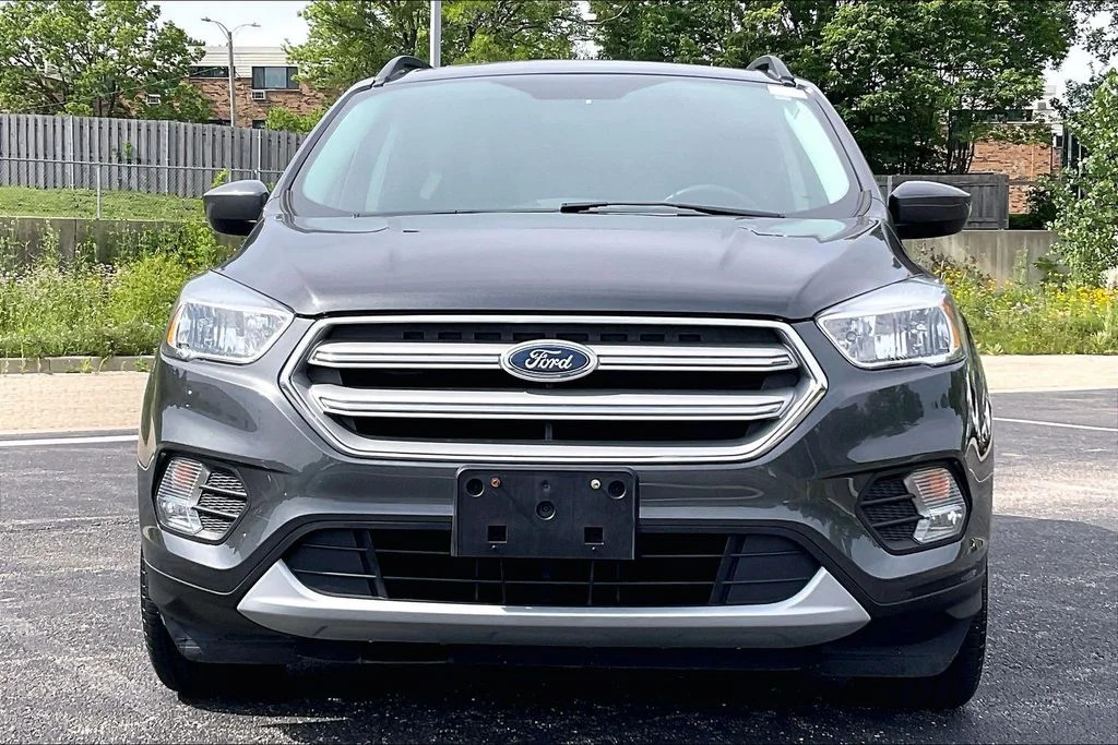 Used 2018 Gray Ford SE image 2