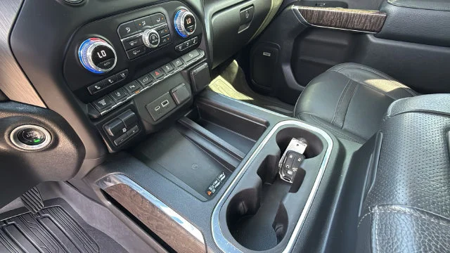 Used 2022 FOREST METALLIC GMC Denali image 13