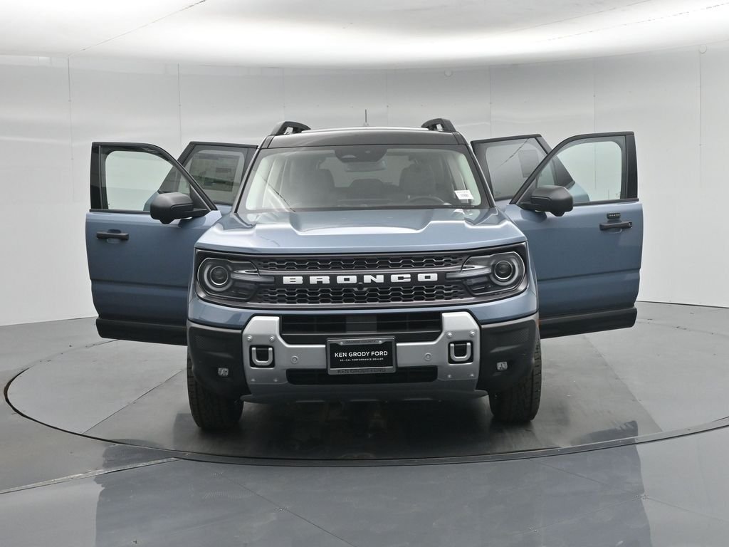 New 2026 Azure Gray Metallic Tri-Coat Ford Badlands image 34