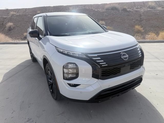 New 2026 White Nissan SL image 3