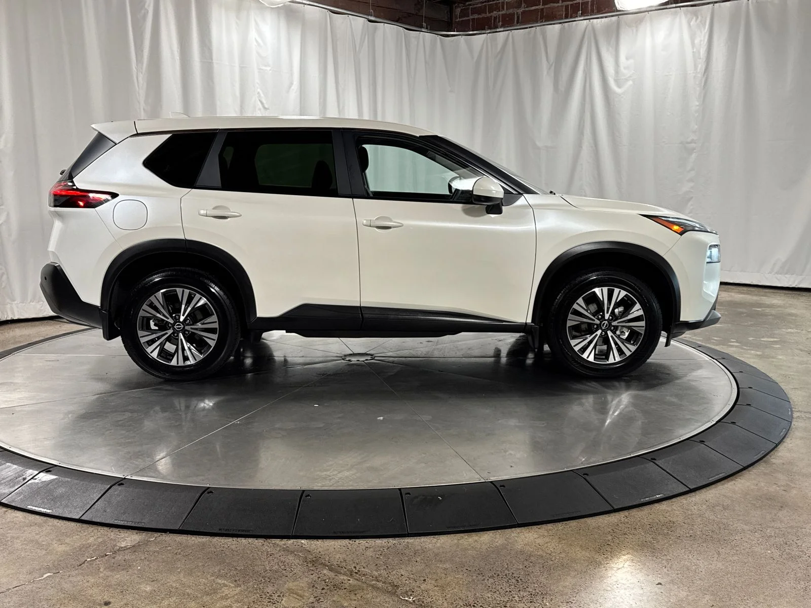 Used 2023 Pearl White Nissan SV image 9