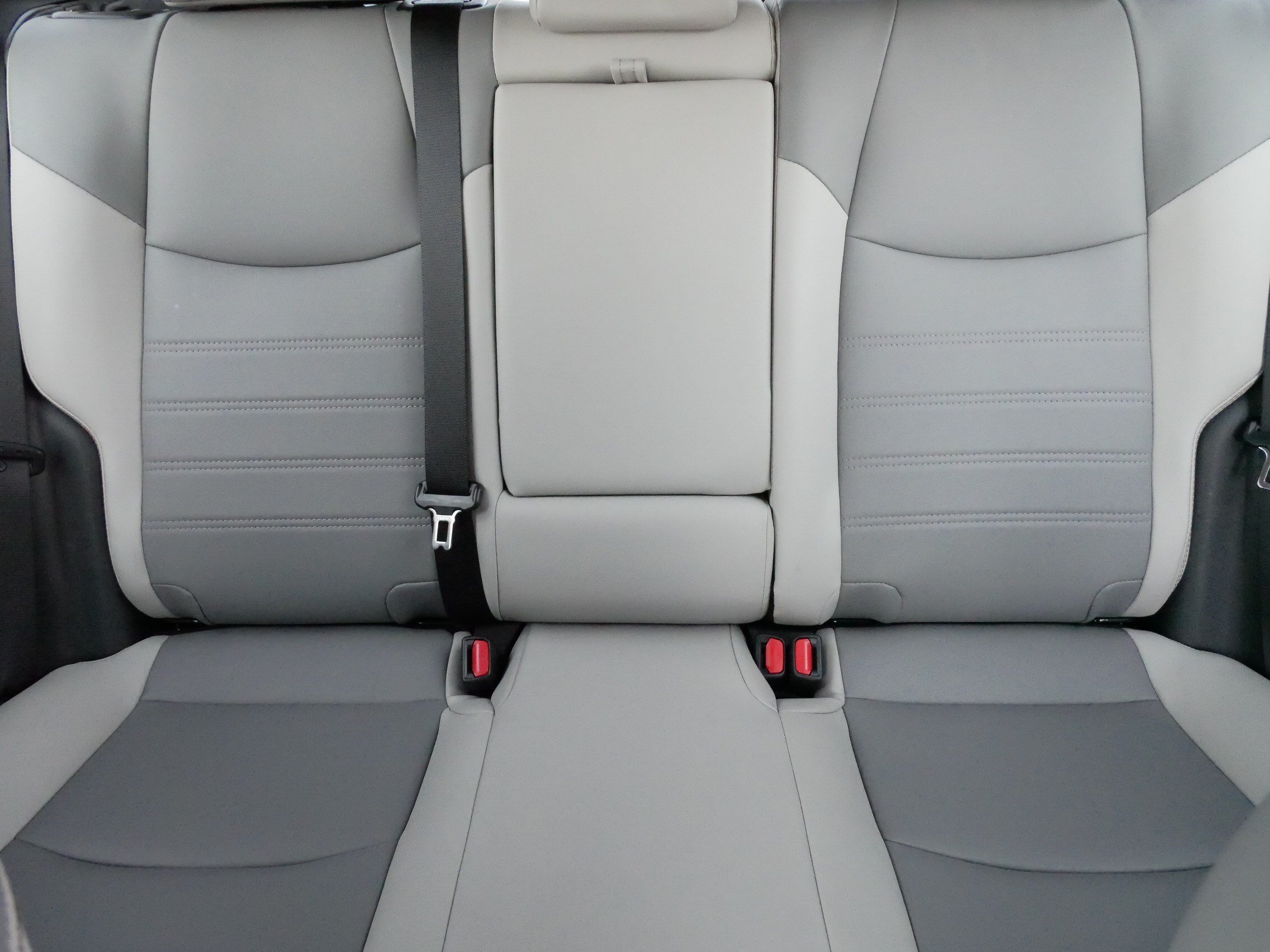 Certified Used 2025 SILVER SKY METALLIC Toyota XLE Premium image 13