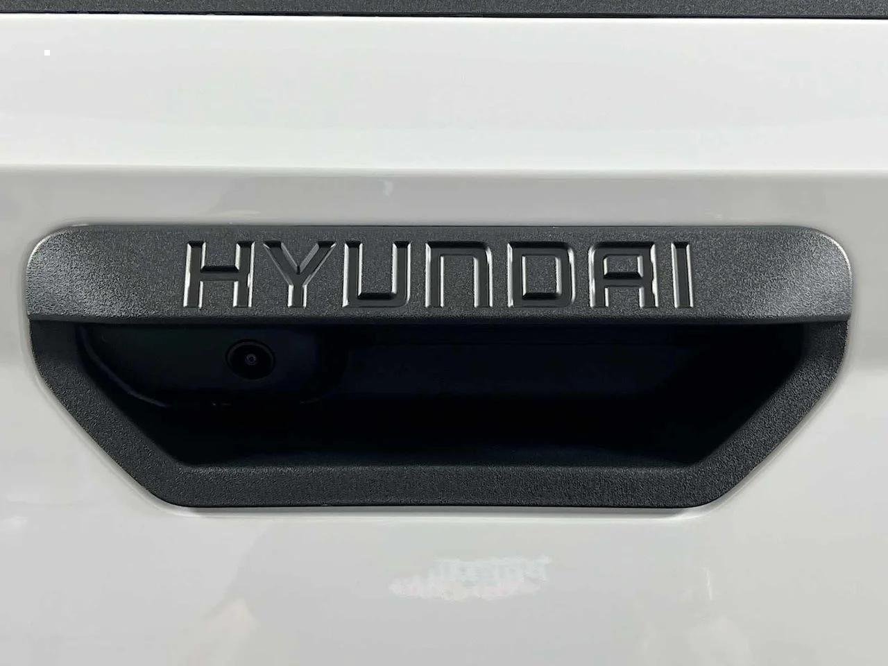 New 2026 Atlas White Hyundai SE AWD image 18