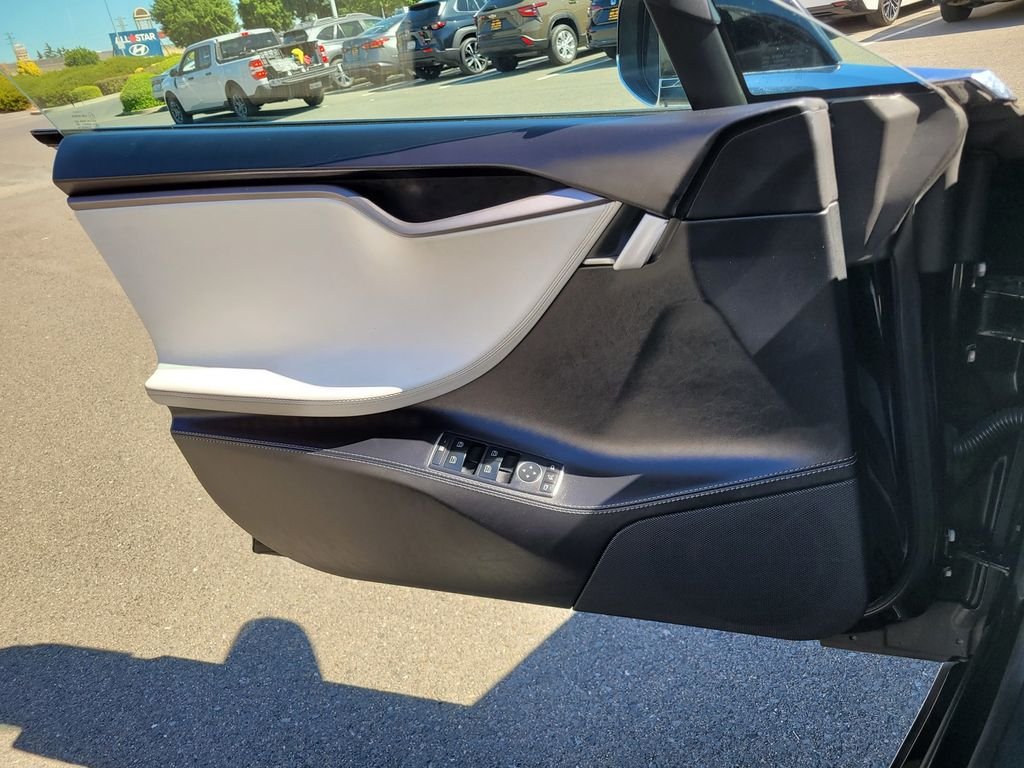 Used 2021 Black Tesla Long Range image 27