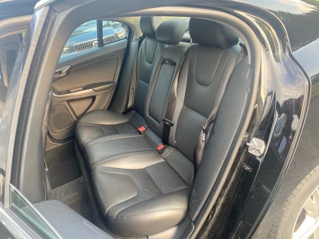 Used 2015 Black Volvo T5 Premier Plus image 11