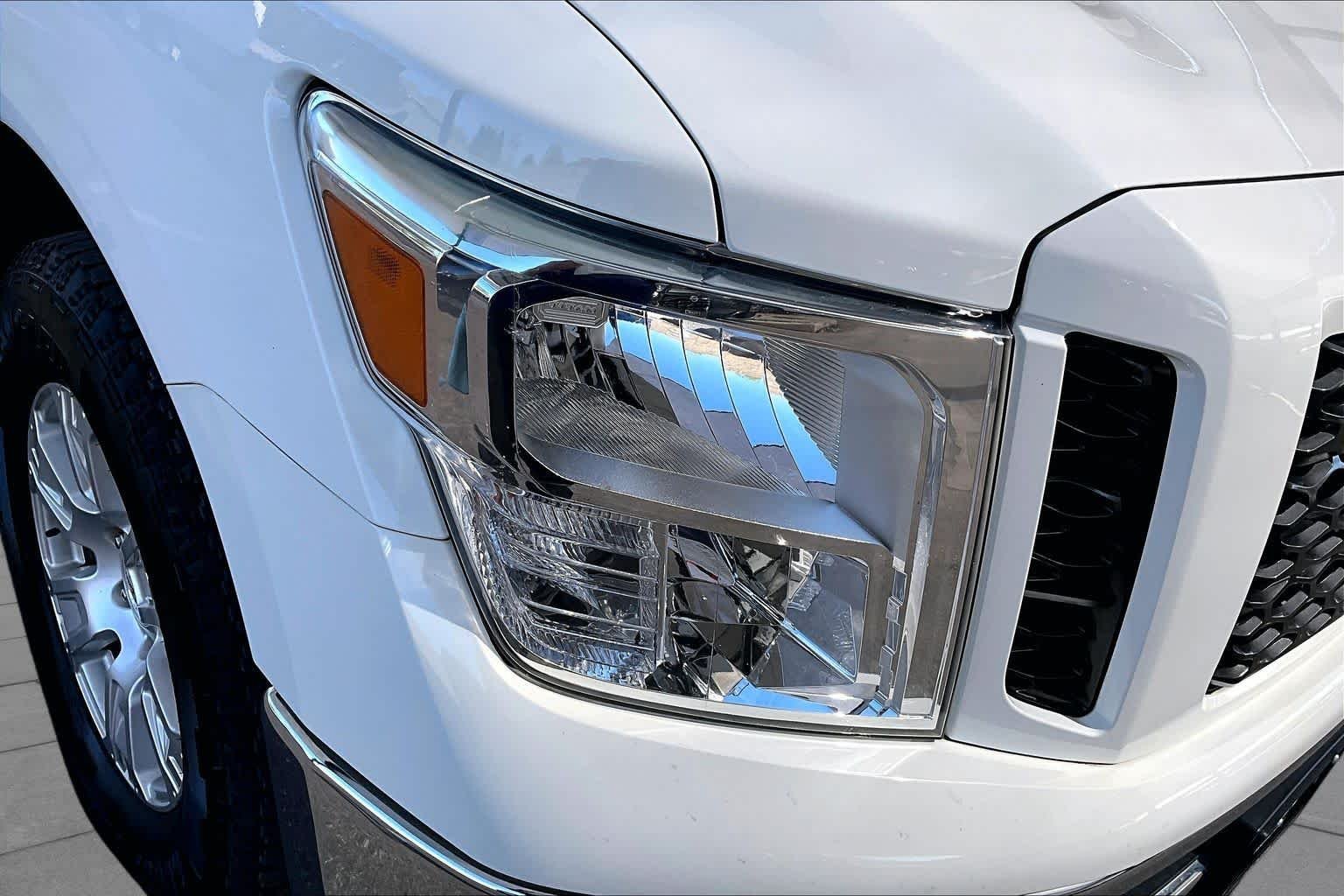 Used 2019 Glacier White Nissan SV image 27
