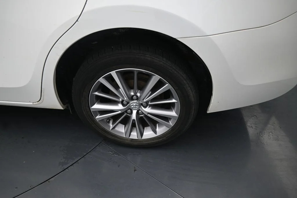 Used 2014 White Toyota LE Plus image 15