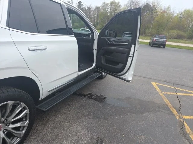 Used 2021 White Frost Tri-Coat GMC Denali image 44