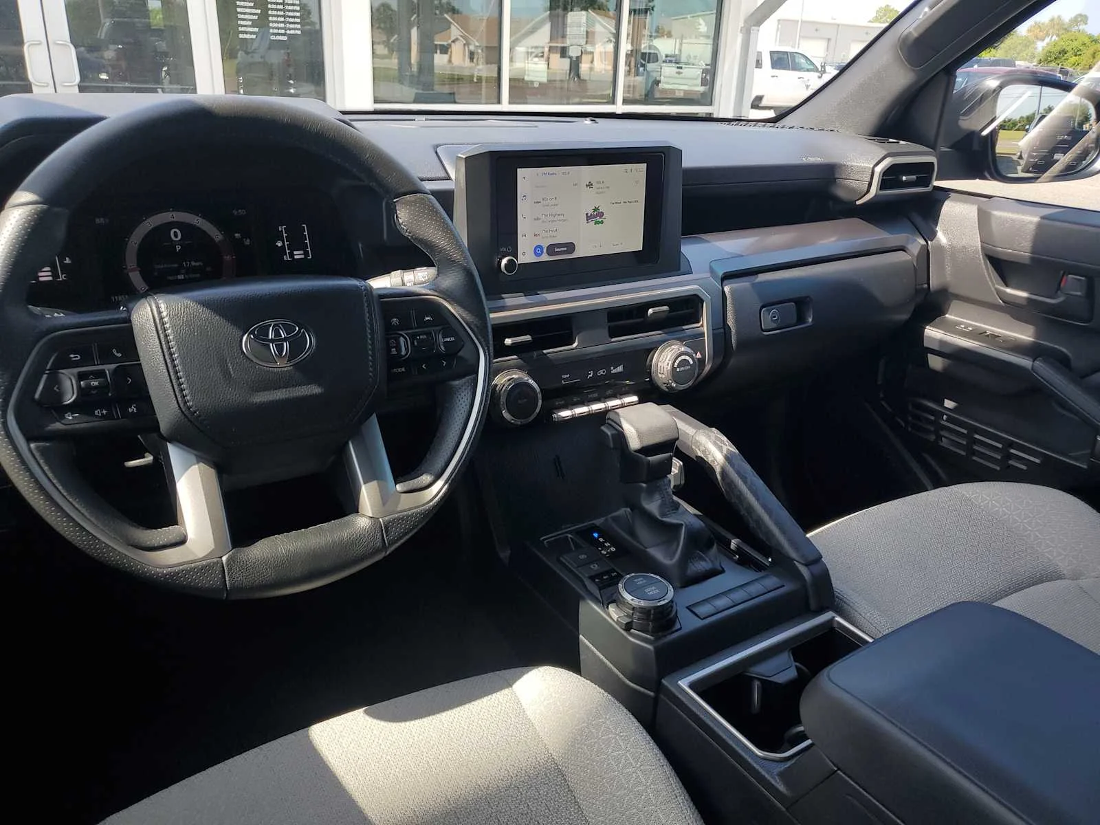 Used 2025  Toyota SR5 image 20