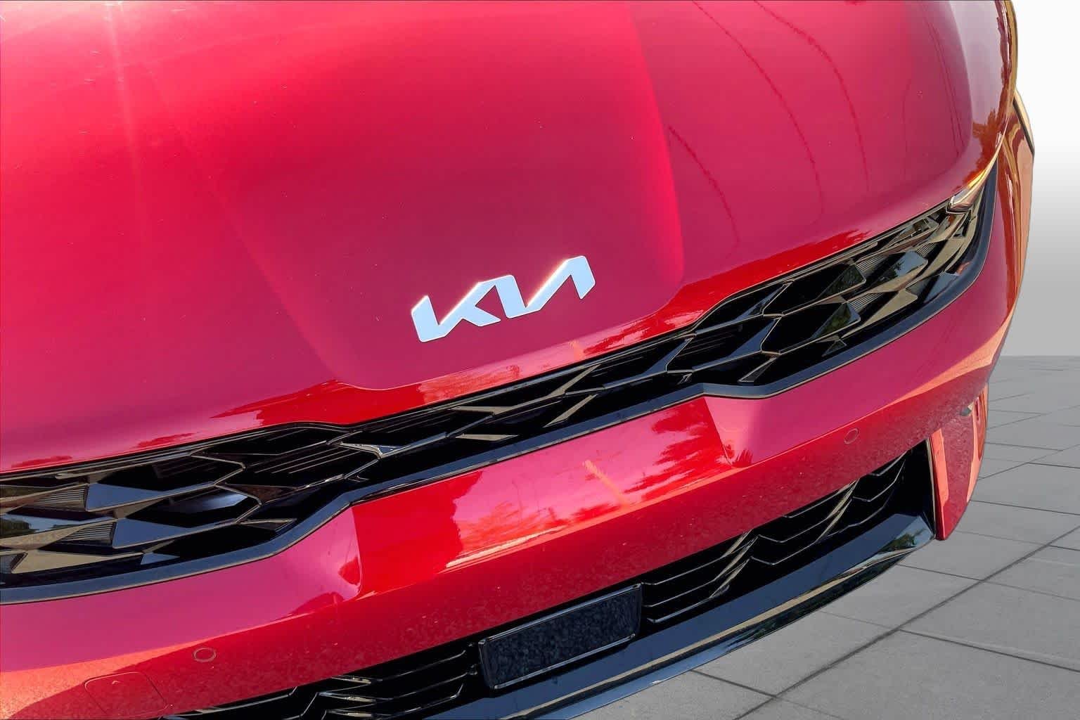 Certified Used 2025 Runway Red Kia GT-Line image 29