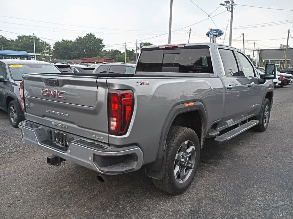 Used 2025 Sterling Metallic GMC SLE image 3