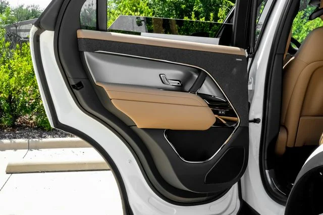 New 2026 Fuji White Land Rover SE image 51
