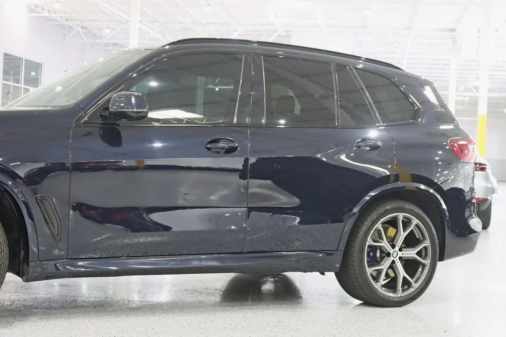 Used 2021 Black BMW M50i image 3